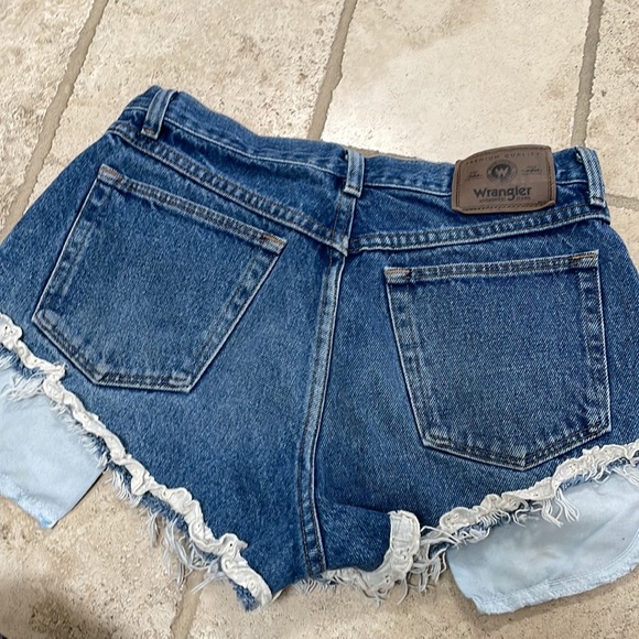 Wrangler Shorts - Picture 2 of 2
